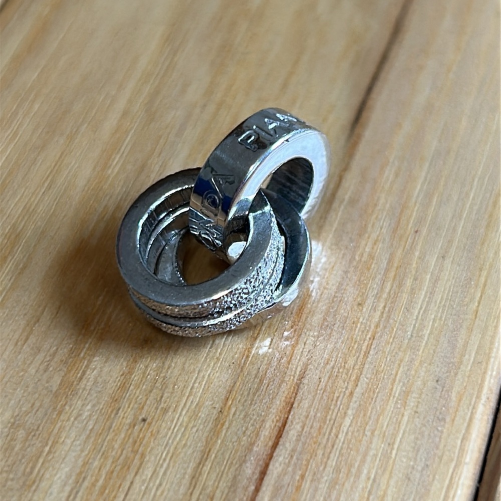 Pianegonda Chic 925 Silver Interlocking Ring Pendant - Picture 6 of 7